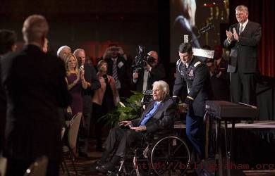 Billy Graham 95 Tahun, Franklin Minta Doakan Ayahnya