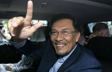 Anwar Ibrahim Curigai Pemerintah Tutupi Informasi MH370