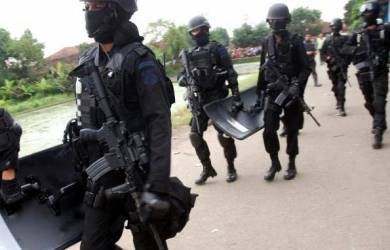 Polisi RI Gagalkan Penyelundupan Bom ke Makassar