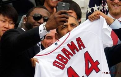 Obama Dilarang Selfie Lagi Oleh Gedung Putih