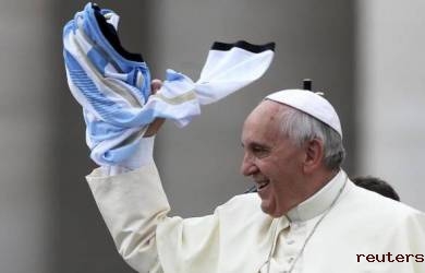 Paus Fransiskus dan Kaus Jersey Argentina