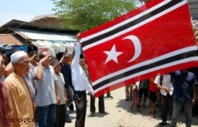 Aceh Ngotot Kibarkan Bulan Bintang Disamping Merah Putih