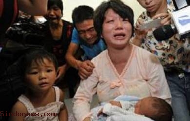 Wanita China Ini Dapatkan Kembali Bayinya Setelah Dijual Rp51.4 Juta
