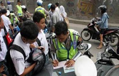 Motor Ditahan Polisi, Pelajar SMK Ini Salahkan Dul