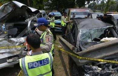 7 Mobil Tabrakan di Garut, 16 Luka dan 1 Tewas