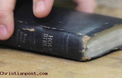 Alkitab Saku Selamatkan Sopir Dari Upaya Pembunuhan