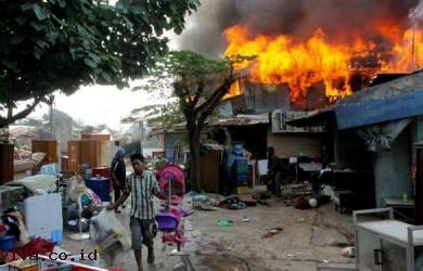 Ini Penyebab Pembakaran Halte Transjakarta