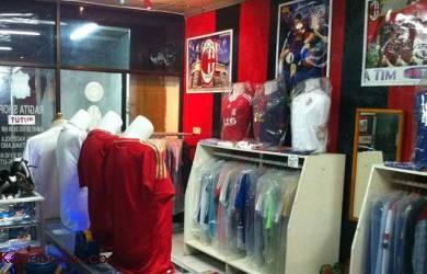 Sukses Jalani Bisnis Kaos Sepakbola