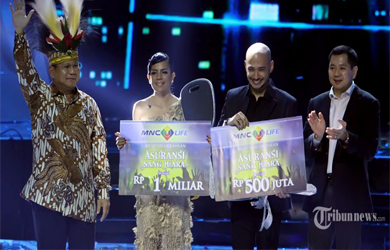 Prabowo Serahkan Hadiah Juara Indonesian Idol
