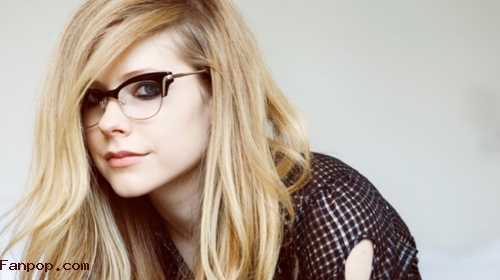 Mengenal Penyakit Lyme Avril Lavigne
