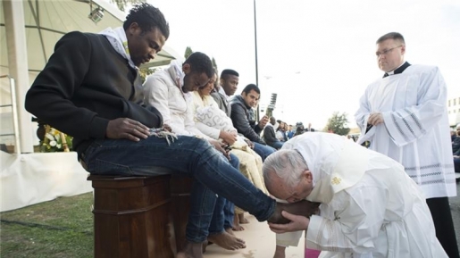 Pro Kemanusiaan, Paus Fransiskus Bentuk Kementrian Baru di Vatikan