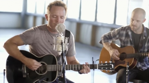 Chris Tomlin Garap Video Lagu Barunya ‘Jesus’ Dengan Cara yang Unik
