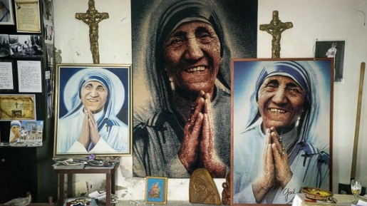 Vatikan Resmi Tahbiskan Bunda Teresa Menjadi Santa