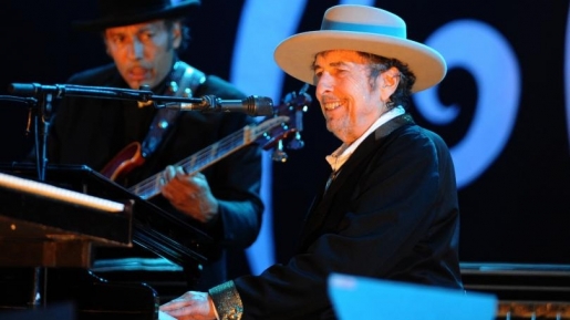 Bob Dylan, Si Penyanyi Religius yang Raih Piala Nobel Sastra 2016