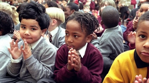 Yuk Ajarkan Anak Menghormati Agama Lain Dengan Cara Ini…