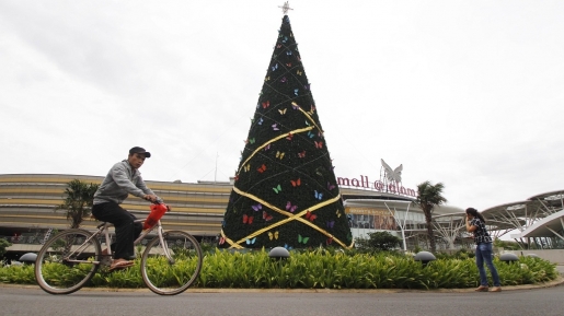 Marak Pasang Pohon Natal, BLH Imbau Pakai Bahan Baku Ramah Lingkungan