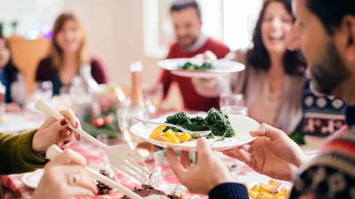 4 Cara Mencegah Makan Berlebihan Selama Liburan