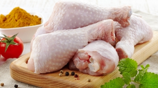 Kebiasaan Cuci Daging Ayam Cuma Pakai Air Bisa Bikin Kita Sakit. Gini Cara Tepatnya