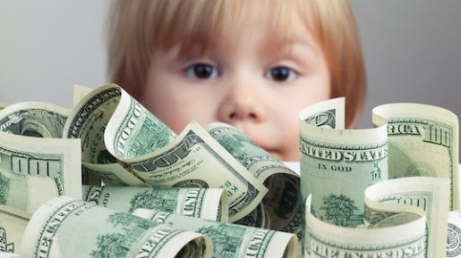 Ini Alasannya Kenapa Kekhawatiran Orang Tua akan Uang Berdampak Besar Pada Pola Asuh Anak