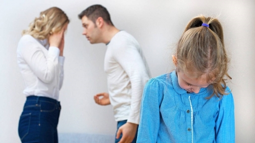 5 Dampak Buruk yang Dialami Anak Saat Suami Nggak Setia pada Istrinya