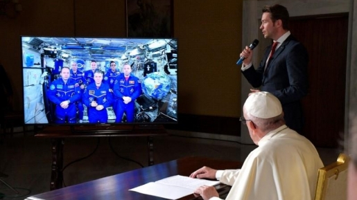 Paus Fransiskus Ingatkan Astronot Supaya Memandang Dunia dari ‘Kaca Mata Tuhan’