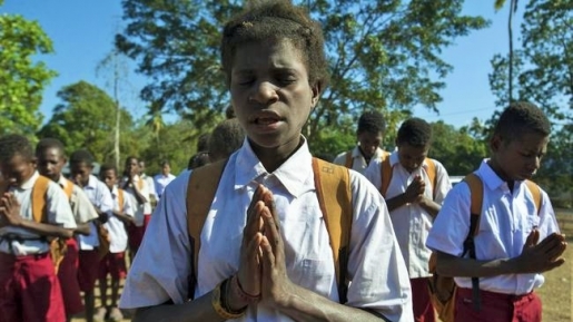 Keren, Tradisi ‘Wajib Berdoa’ Bakal Masuk Pergub Papua Tahun Depan Loh!