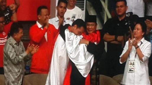 Makna di Balik Pelukan Teletubbies Jokowi dan Prabowo di Asian Games, Bikin Adem!