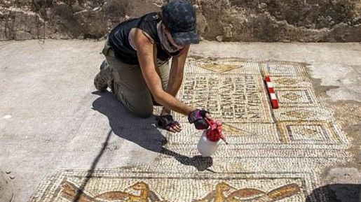 Duh! Mosaik 1500 Tahun Peninggalan Yesus Ini Ditemukan Terbengkalai di Dekat Danau Galilea