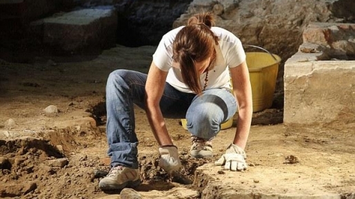 Menemukan Rahasia Kebahagiaan dari Seorang Arkeolog