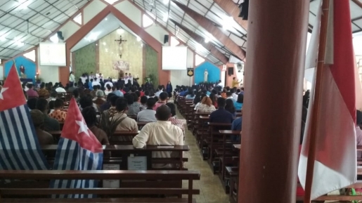 Kenapa Bendera Bintang Kejora Masuk Gereja Papua? Ternyata Ini Faktanya…