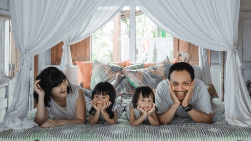 Gak Seburuk yang Dikira, 4 Dari 5 Orangtua Akui Pandemi Justru Pererat Hubungan Keluarga