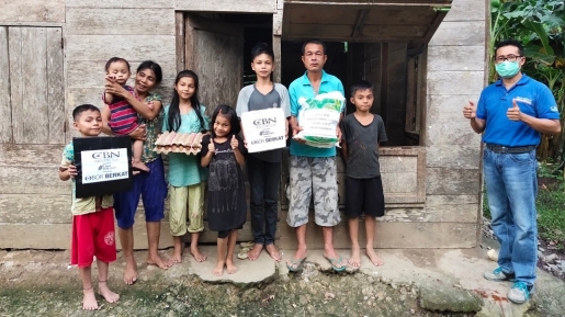 Lewat #LoveInAction, Dua Keluarga di Nias Ini Bisa Makan Nasi Lagi
