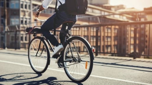 Lagi Ngetrend, Pemula Wajib Tahu Untung Rugi Bersepeda Buat Kesehatan