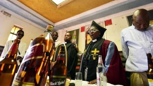 Lucunya, Gereja Afrika Selatan Ini Punya Tradisi Ibadah Sembari Minum Alkohol Loh!