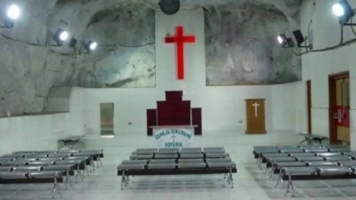 Gereja Terdalam di Dunia Rupanya Ada di Papua Loh! Begini Bentuknya…