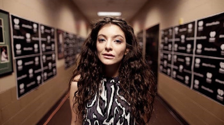 Punya Follower 7 Juta Penyanyi Lorde Pilih Tak Lagi Akses Sosial Media, Ini Alasannya…