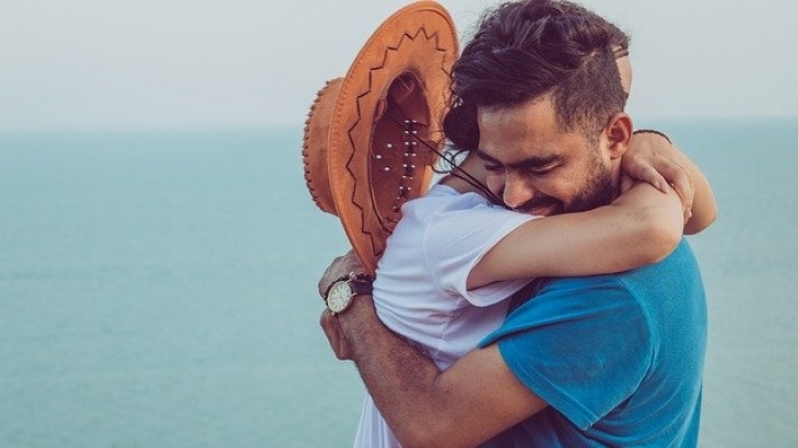16 Tips Ekspresikan Kasih Sayang ke Pasangan Biar Dia Makin Cinta