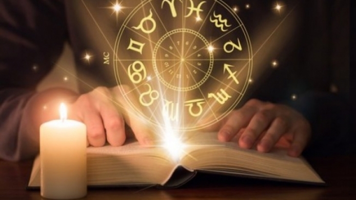 Orang yang Percaya Zodiak Cenderung Narsis dan Kurang Cerdas? Ini Kata Study dan Alkitab