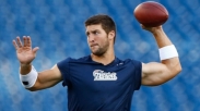 Tim Tebow Tak Kuasa Tahan Air Mata Tahu Sosok yang Diidolakan Ini Sakit Parah