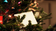 Amplop Putih Mampu Ubahkan Hati Pria yang Benci Natal Ini