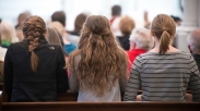 Bukan Cuma Dengar Khotbah, 3 Faktor Ini yang Banyak Dicari Anak Muda di Gereja