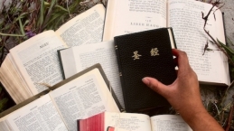 Pecahkan Rekor, Terjemahan Alkitab Sudah mencapai 700 Bahasa Lengkap Loh!