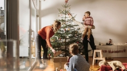 Gak Bisa Kemana-mana, Seru-seruin Natal Bareng Keluarga Dengan Cara Ini Yuk