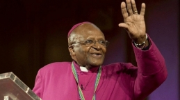 RIP Desmond Tutu, Sang Uskup Peraih Nobel Perdamaian dan Pejuang Apartheid Afrika Selatan