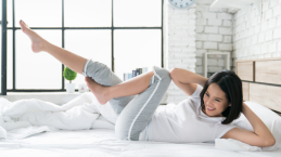 Rumah Sempit Gak Bisa Workout, Coba 10 Exercise Ini di Tempat Tidur