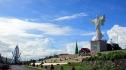 Sambut Paskah 2022, Jemaat Gereja Talaud Semangat Buat Taman Paskah dan Lampu Hias Ini