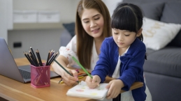 Belajar Dari Pesan Ibu Nani Saat Terima Hasil Rapor Anak