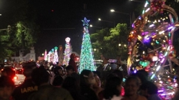 Pohon Natal Hiasi Balai Kota Solo, Tempat Nikmati Keberagaman Agama
