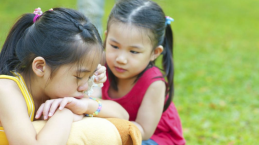 5 Cara Ajarkan Anak Meminta Maaf Setelah Berbuat Salah