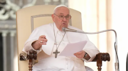 Gereja Katolik Izinkan Kaum Transgender Dibaptis, Berikut Pernyataan Paus